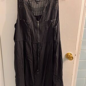 Black Sleeveless Dress with Zipper